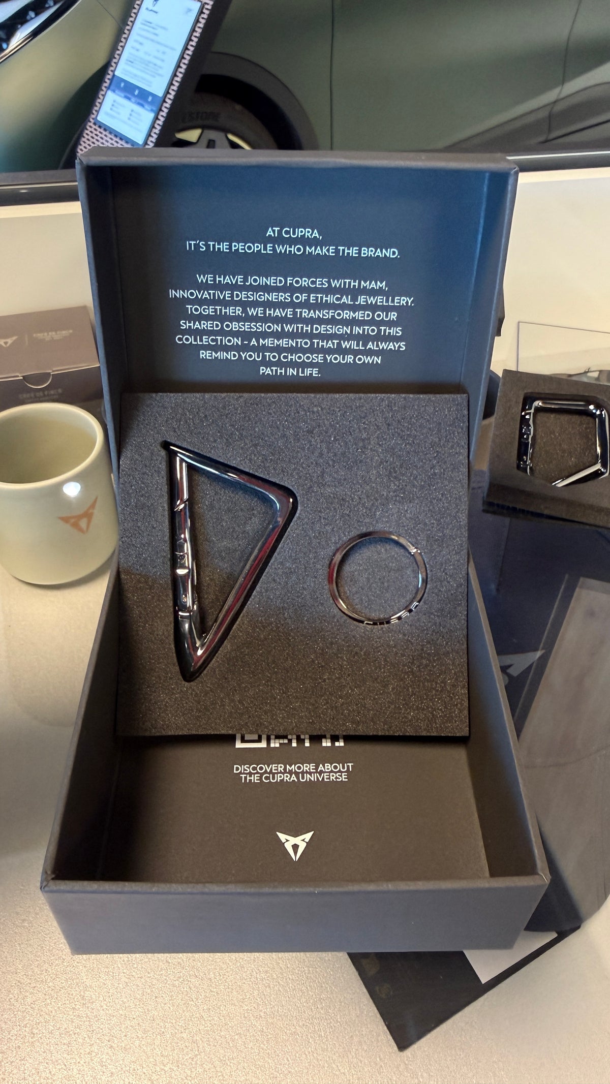 CUPRA Raval Capsule Collection - Portachiavi Triangolare